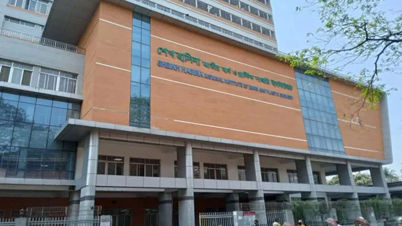 গ্যাসের লিকেজ থেকে বিস্ফোরণ, স্বামী-স্ত্রী-সন্তান দগ্ধ